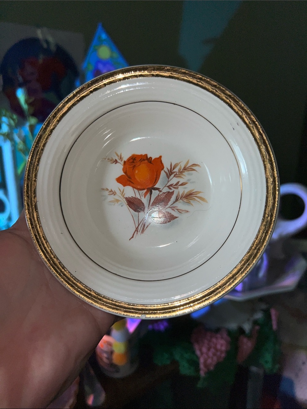 vintage American Limoges Vermillion Rose bowl featuring a 22k gold rim - Picture 4 of 7